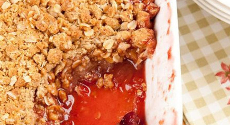 Apple Cranberry Oat Crumble